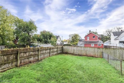 3617 Siam Cleveland OH 44113