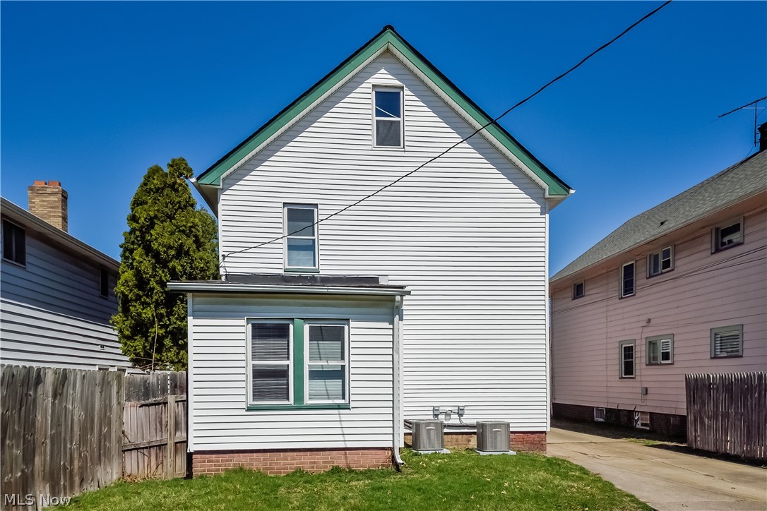 13519 Merl Avenue Lakewood OH 44107