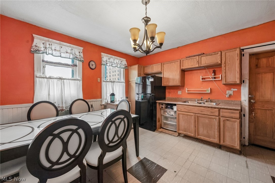2115 Seymour Avenue Cleveland OH 44113