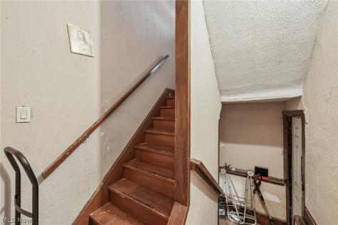 2115 Seymour Avenue Cleveland OH 44113