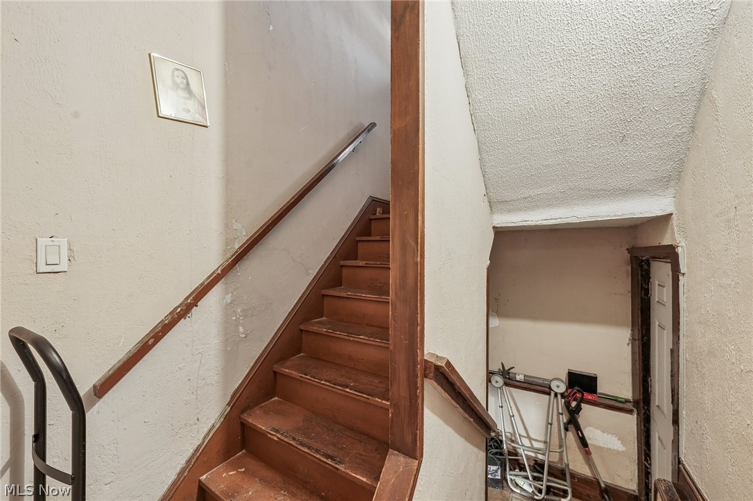 2115 Seymour Avenue Cleveland OH 44113