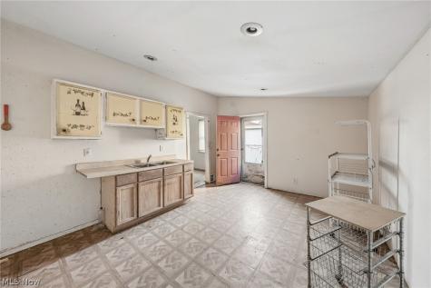 2115 Seymour Avenue Cleveland OH 44113