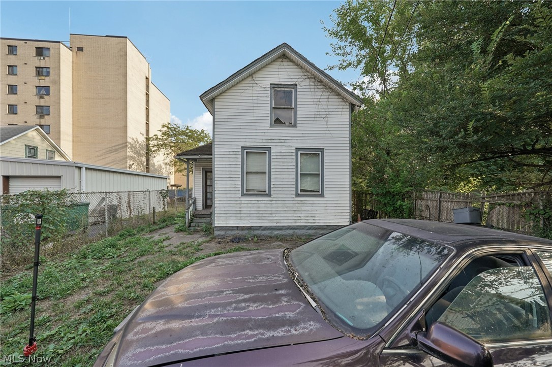2115 Seymour Avenue Cleveland OH 44113