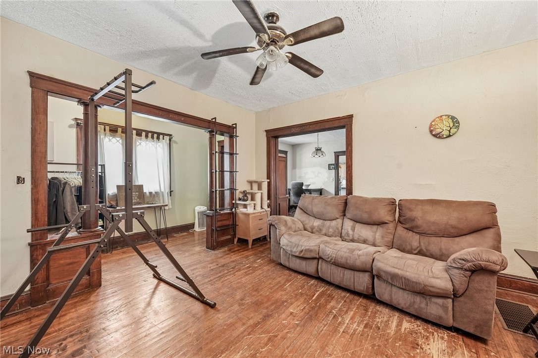 2115 Seymour Avenue Cleveland OH 44113