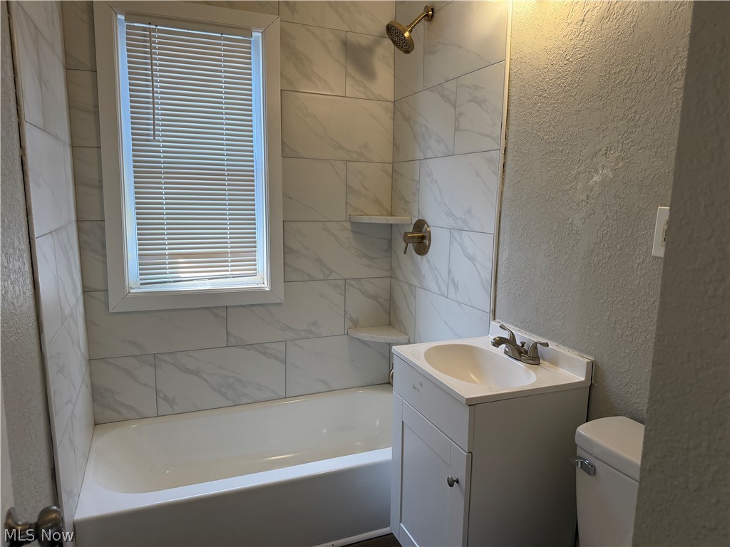 16005-16007 Nelamere Road East Cleveland OH 44112