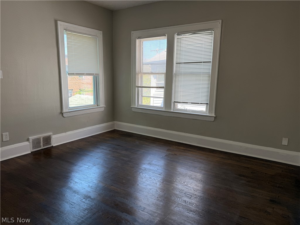 16005-16007 Nelamere Road East Cleveland OH 44112