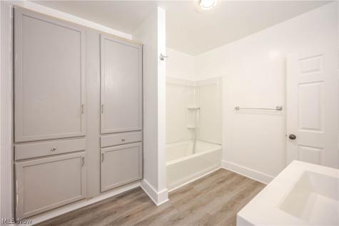 1390 E 109th Street Cleveland OH 44106