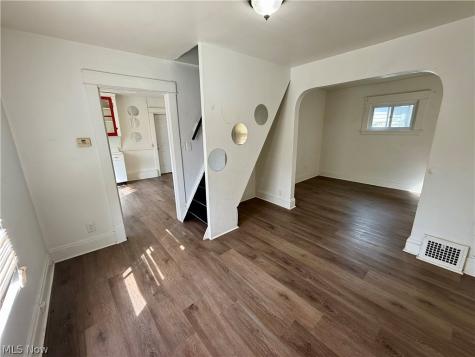 6920 Hosmer Avenue Cleveland OH 44105