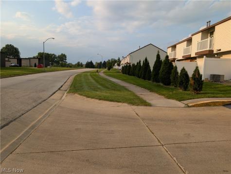 1517 Whitehall Boulevard Kent OH 44240