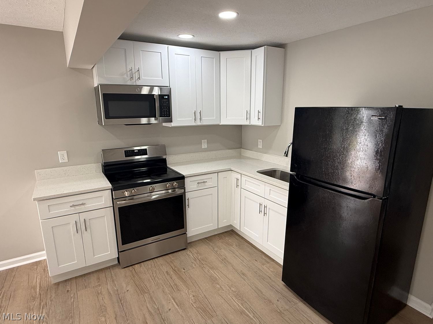 6291 Lake Avenue Elyria OH 44035