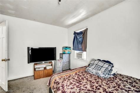 4532 W 150th Street Cleveland OH 44135