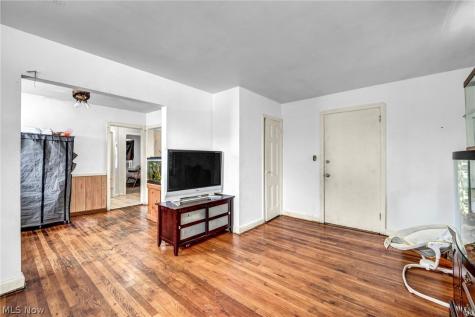 4532 W 150th Street Cleveland OH 44135