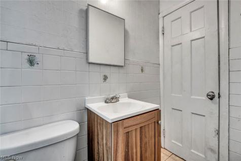 4532 W 150th Street Cleveland OH 44135