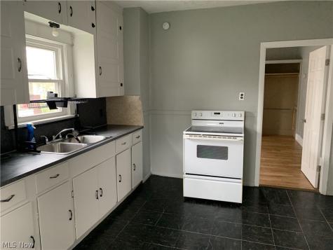 2527 Coventry Boulevard NE Canton OH 44705