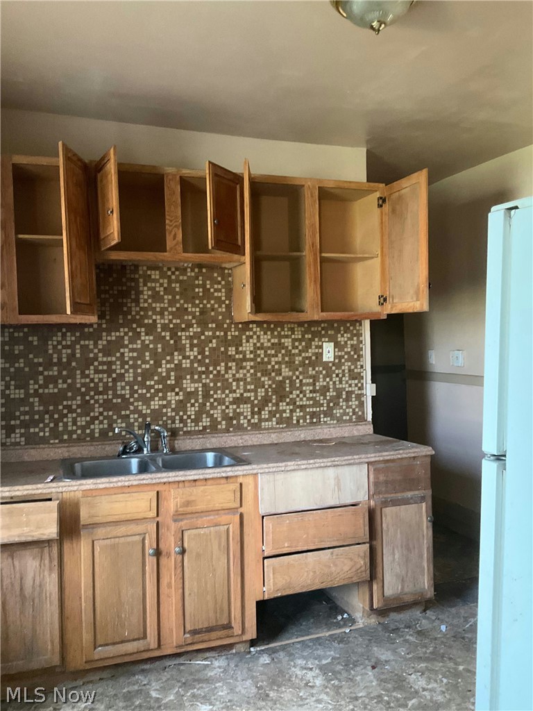 11910 Chesterfield Avenue Cleveland OH 44108