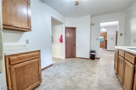 1792 W 57th Street Cleveland OH 44102