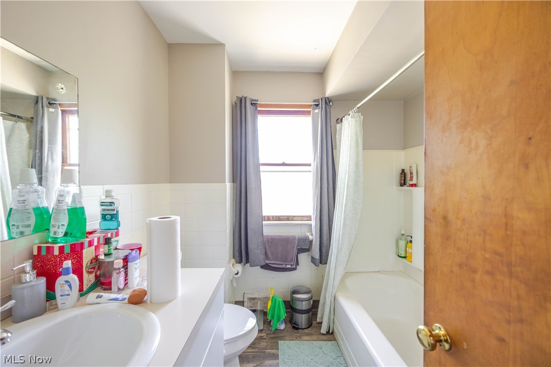 3825 Mayfield Road Cleveland Heights OH 44121