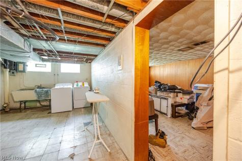 3825 Mayfield Road Cleveland Heights OH 44121