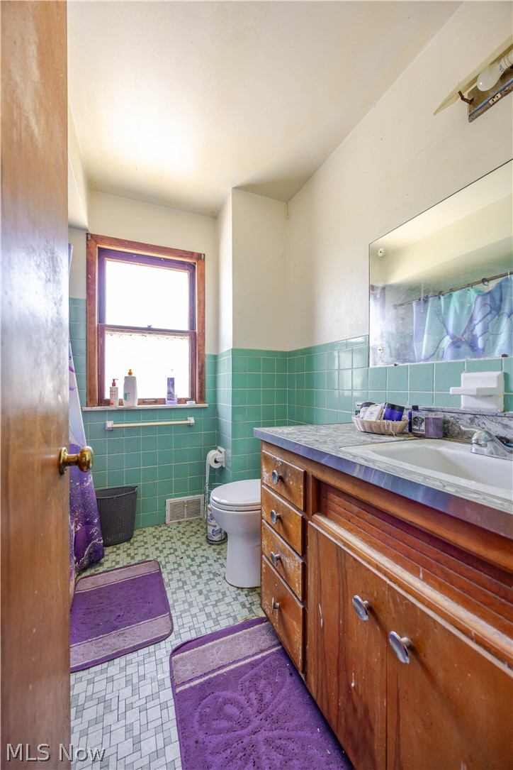 3825 Mayfield Road Cleveland Heights OH 44121