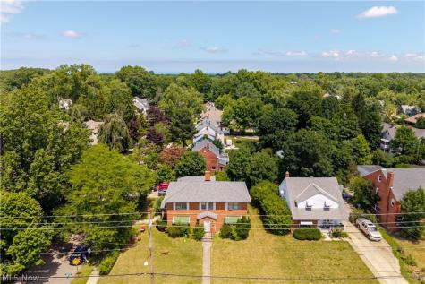 3825 Mayfield Road Cleveland Heights OH 44121
