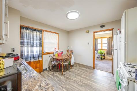 3825 Mayfield Road Cleveland Heights OH 44121