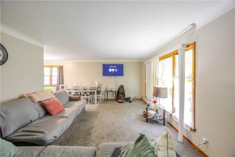 3825 Mayfield Road Cleveland Heights OH 44121