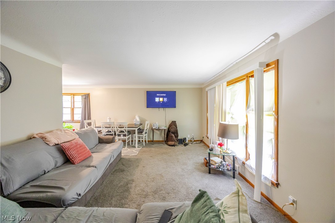 3825 Mayfield Road Cleveland Heights OH 44121