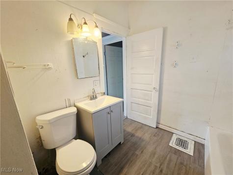 14615 Westropp Avenue Cleveland OH 44110