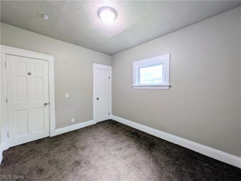10302 Lamontier Avenue Cleveland OH 44104