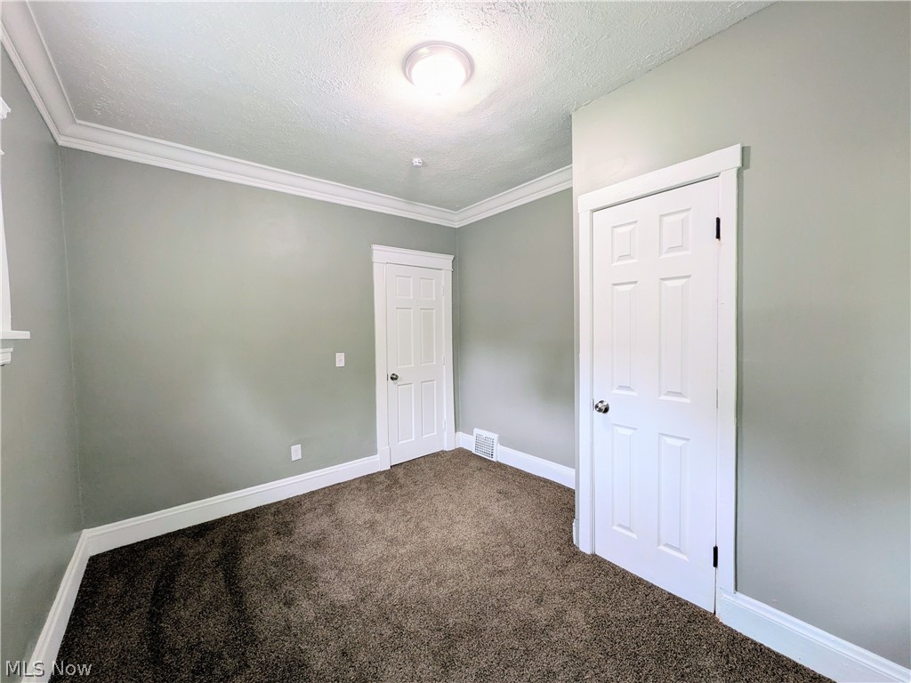 10302 Lamontier Avenue Cleveland OH 44104