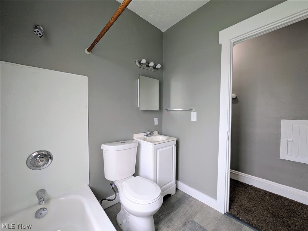 10302 Lamontier Avenue Cleveland OH 44104