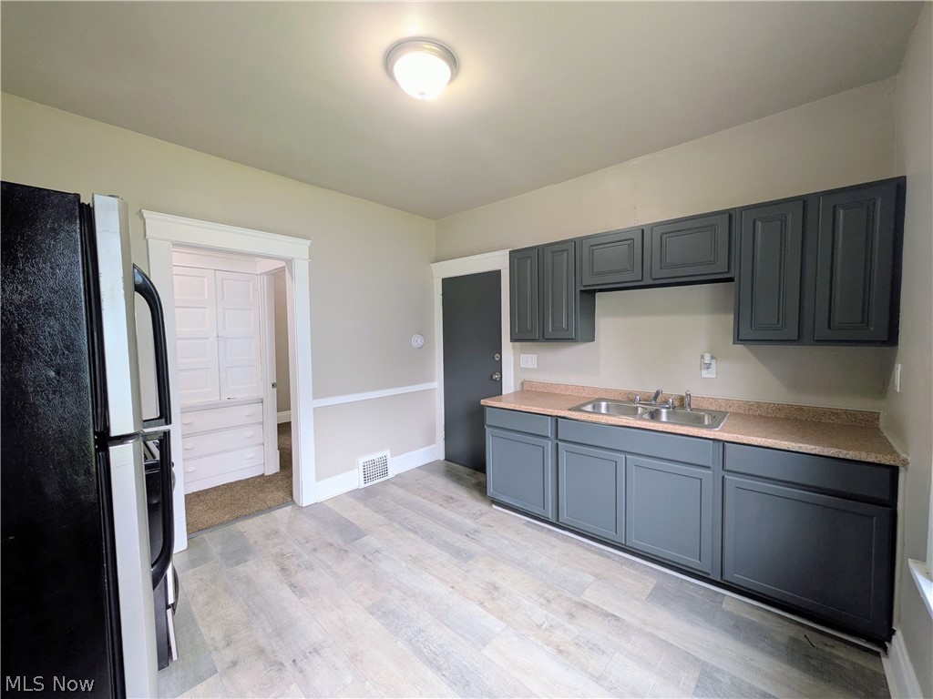 10302 Lamontier Avenue Cleveland OH 44104