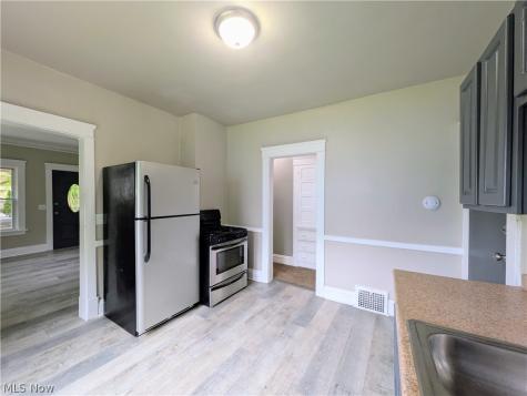 10302 Lamontier Avenue Cleveland OH 44104