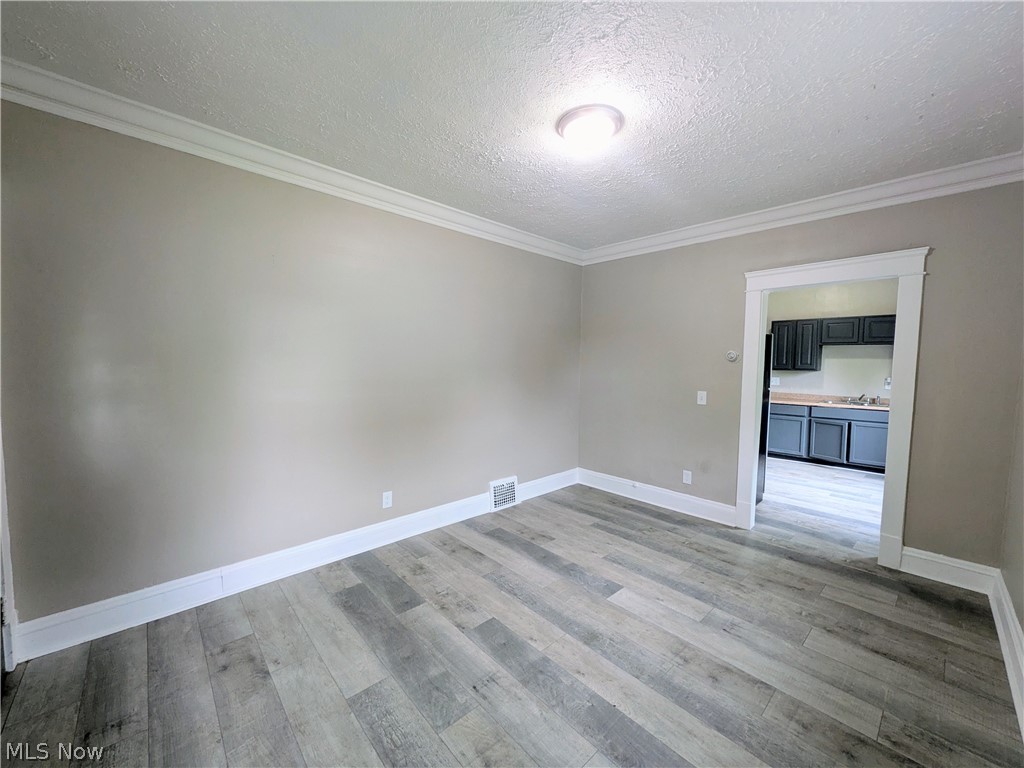10302 Lamontier Avenue Cleveland OH 44104