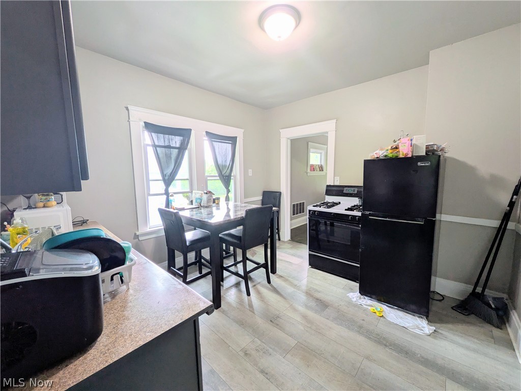 10302 Lamontier Avenue Cleveland OH 44104