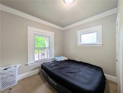 10302 Lamontier Avenue Cleveland OH 44104