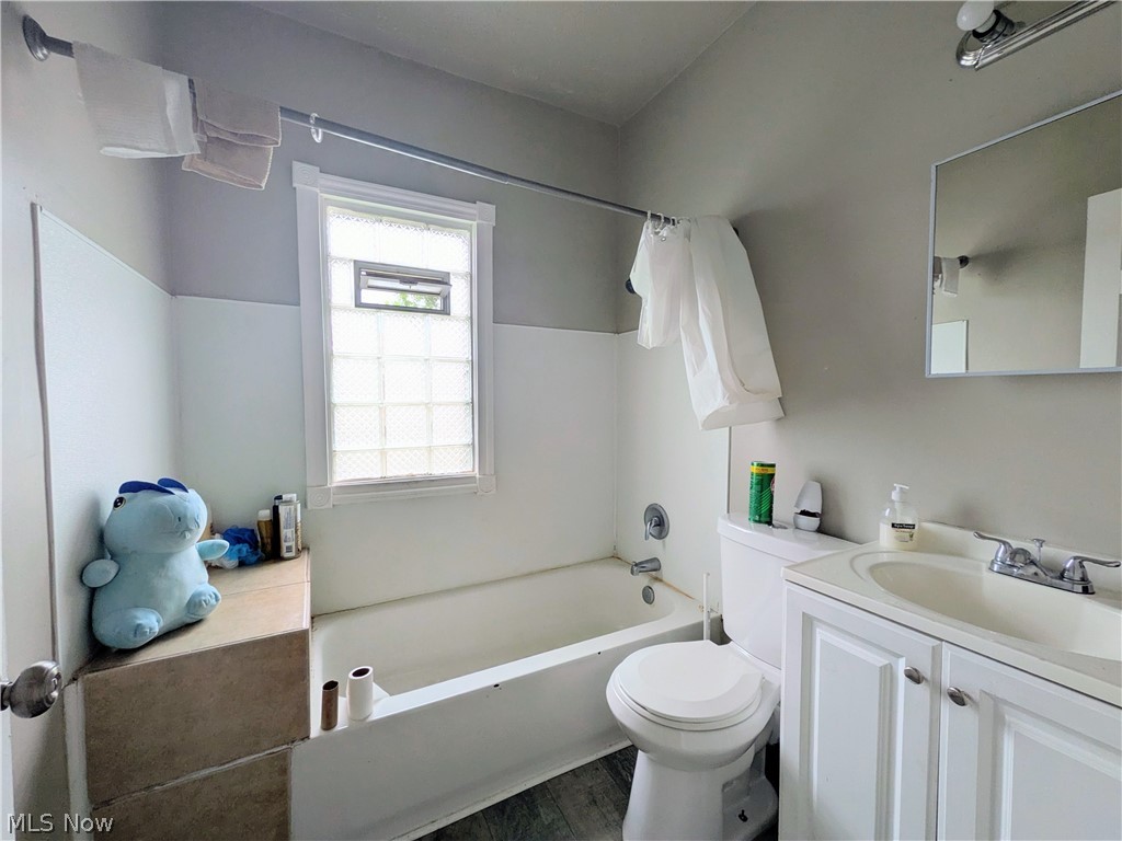 10302 Lamontier Avenue Cleveland OH 44104