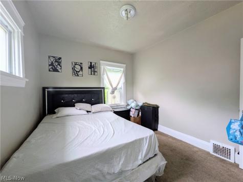 10302 Lamontier Avenue Cleveland OH 44104