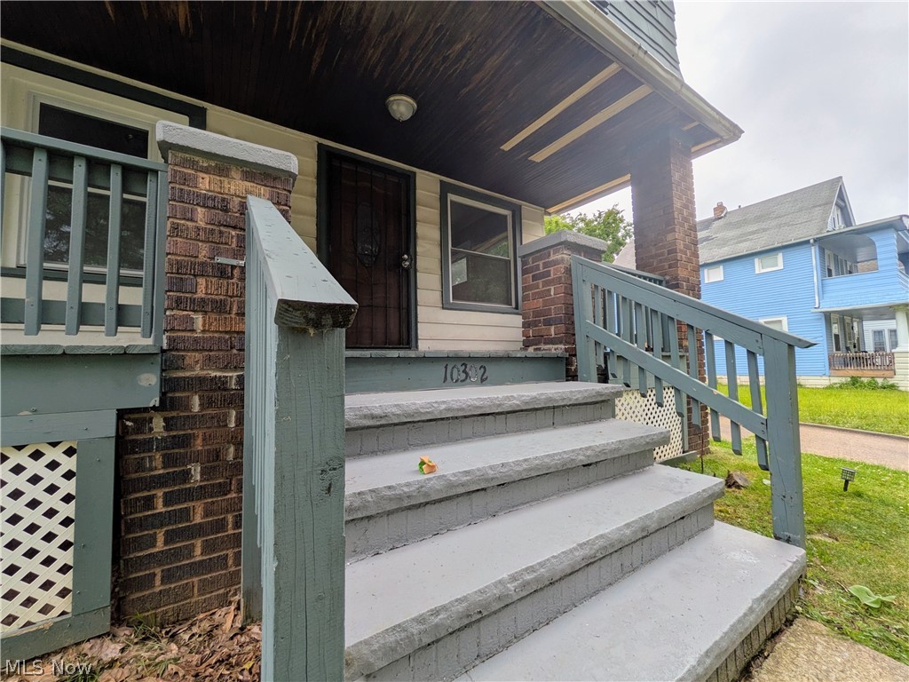 10302 Lamontier Avenue Cleveland OH 44104