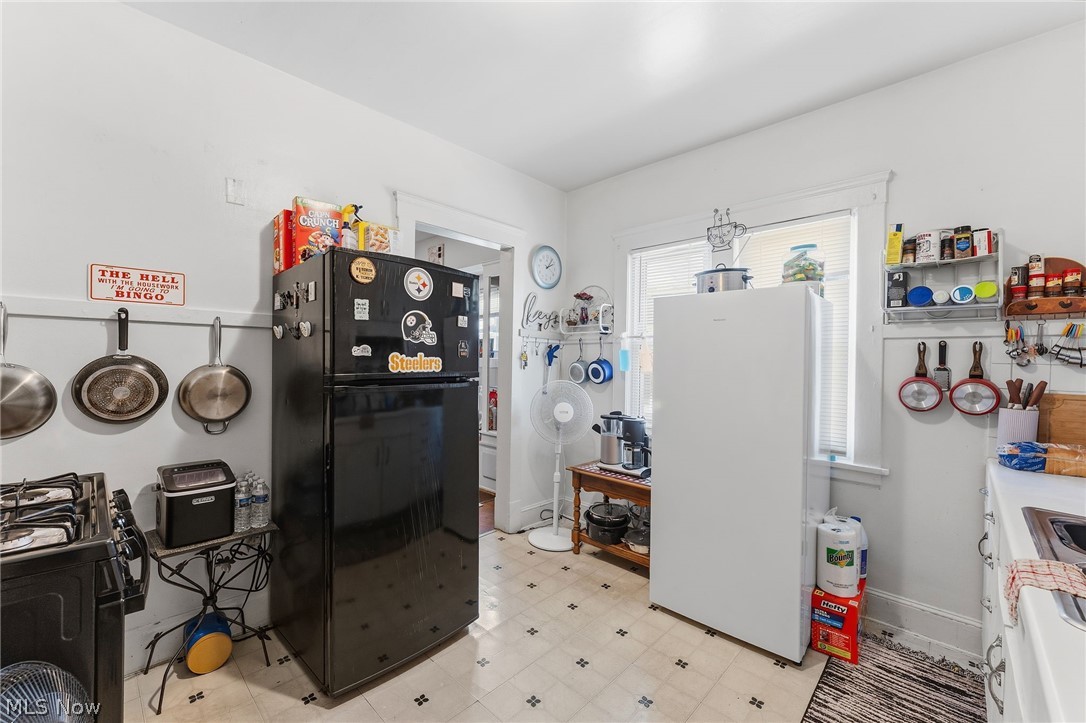 3903 W 32 Cleveland OH 44109