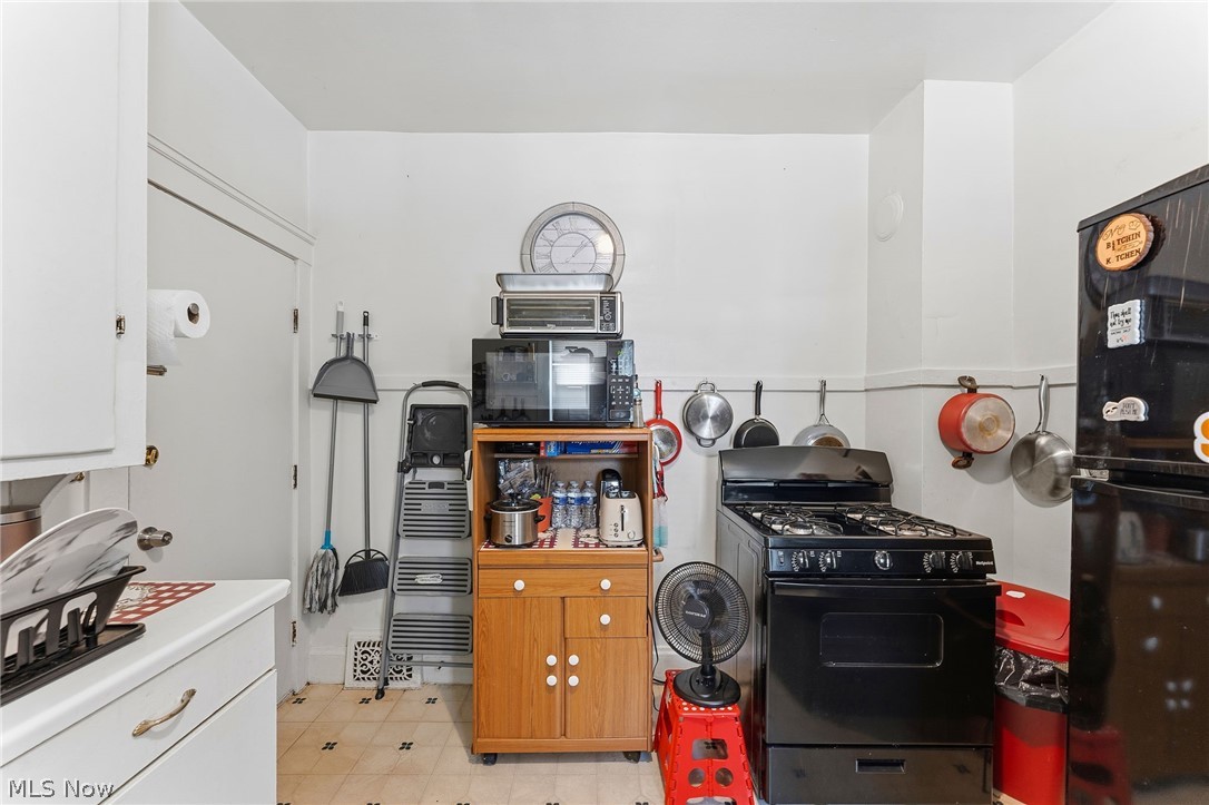 3903 W 32 Cleveland OH 44109