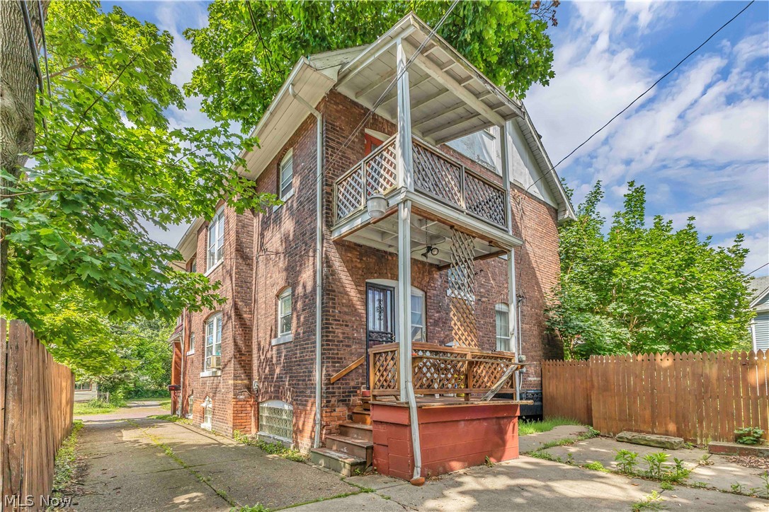 9507 Larnder Avenue Cleveland OH 44102