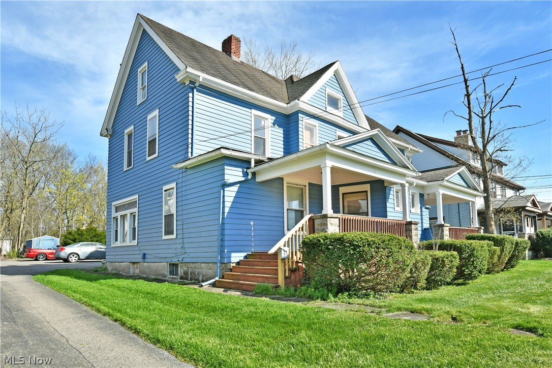 23 Hartzell Avenue Niles OH 44446