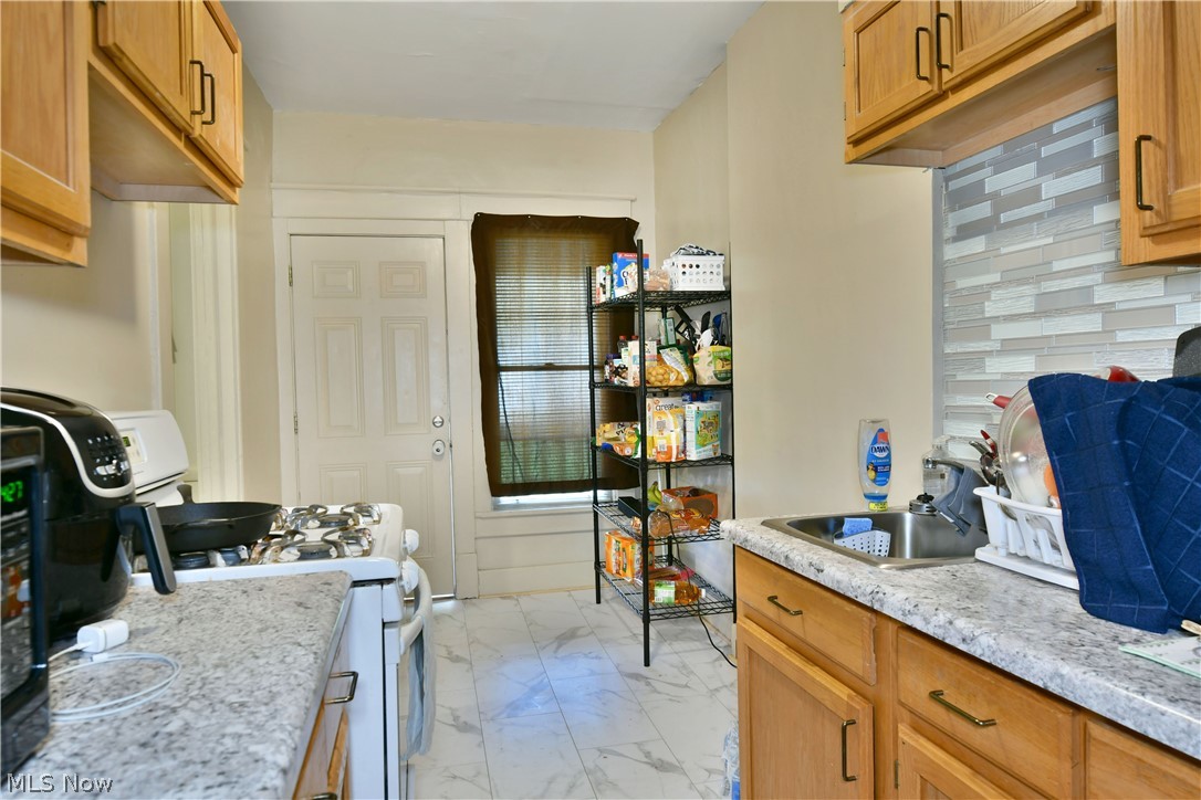 23 Hartzell Avenue Niles OH 44446