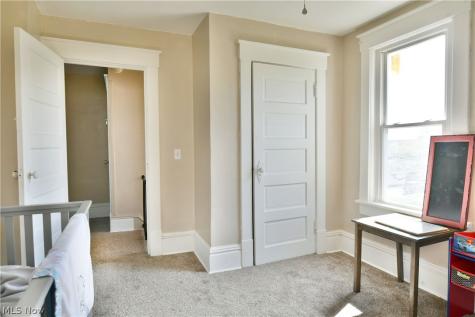 23 Hartzell Avenue Niles OH 44446