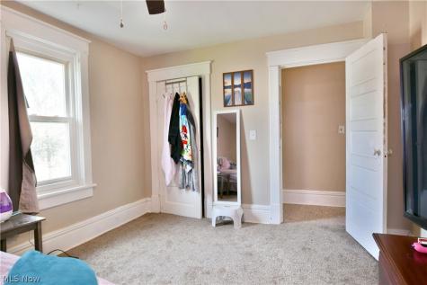 23 Hartzell Avenue Niles OH 44446