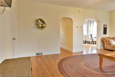 23 Hartzell Avenue Niles OH 44446