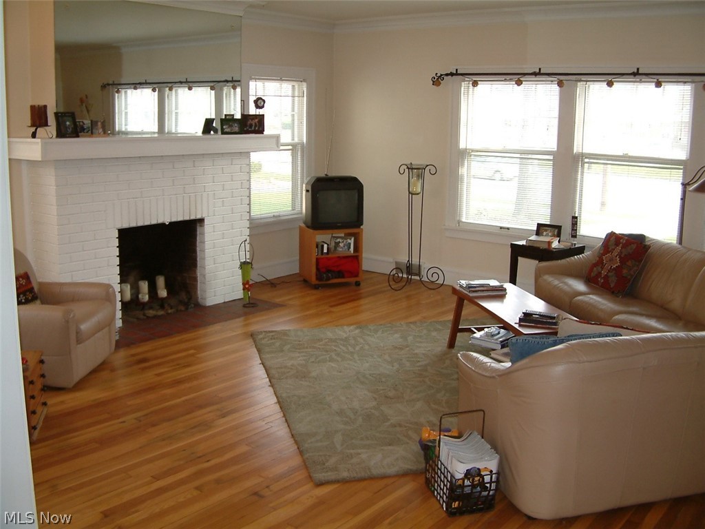 13836-38 Clifton Boulevard Lakewood OH 44107