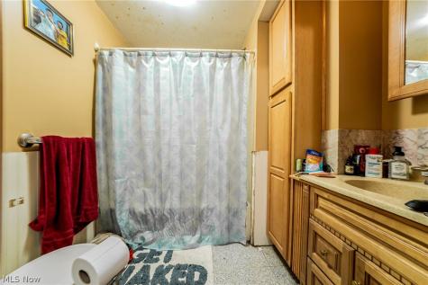 1860 E 298th Street Wickliffe OH 44092