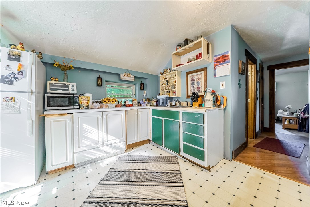 1860 E 298th Street Wickliffe OH 44092